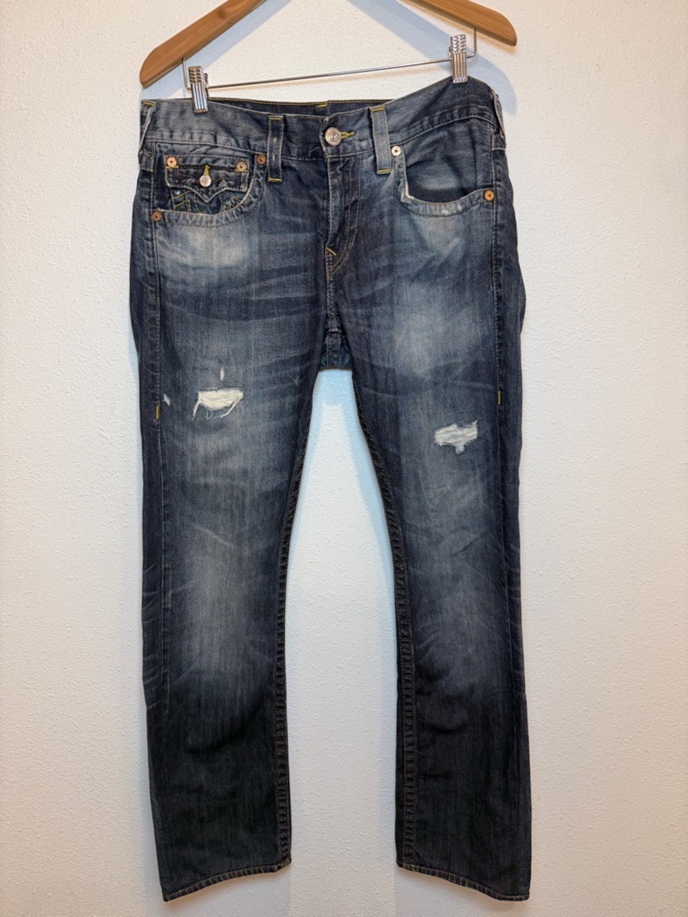 True Religion Distressed Dark Blue Straight Jeans Size 31